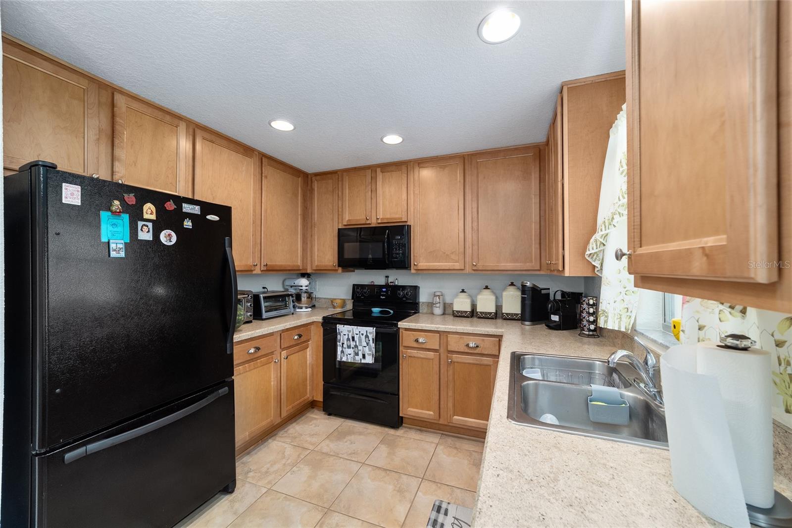 ON TOP OF THE WORLD - Residential