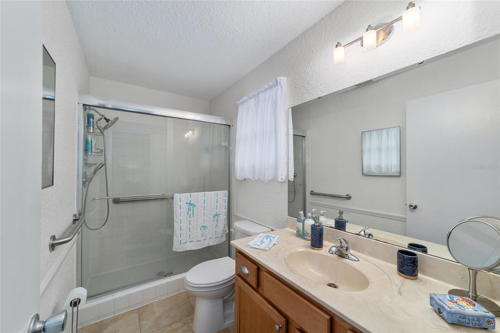 ON TOP OF THE WORLD - Residential