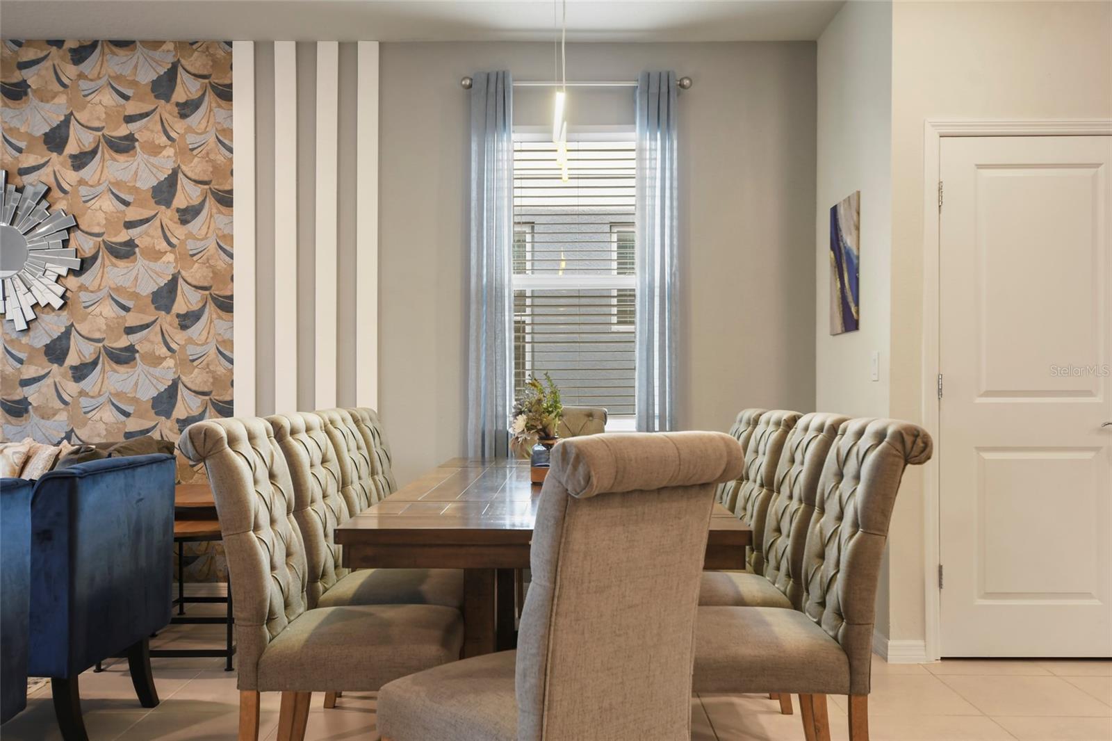 WINDSOR ISLAND RESIDENCE PH 3 - Residential