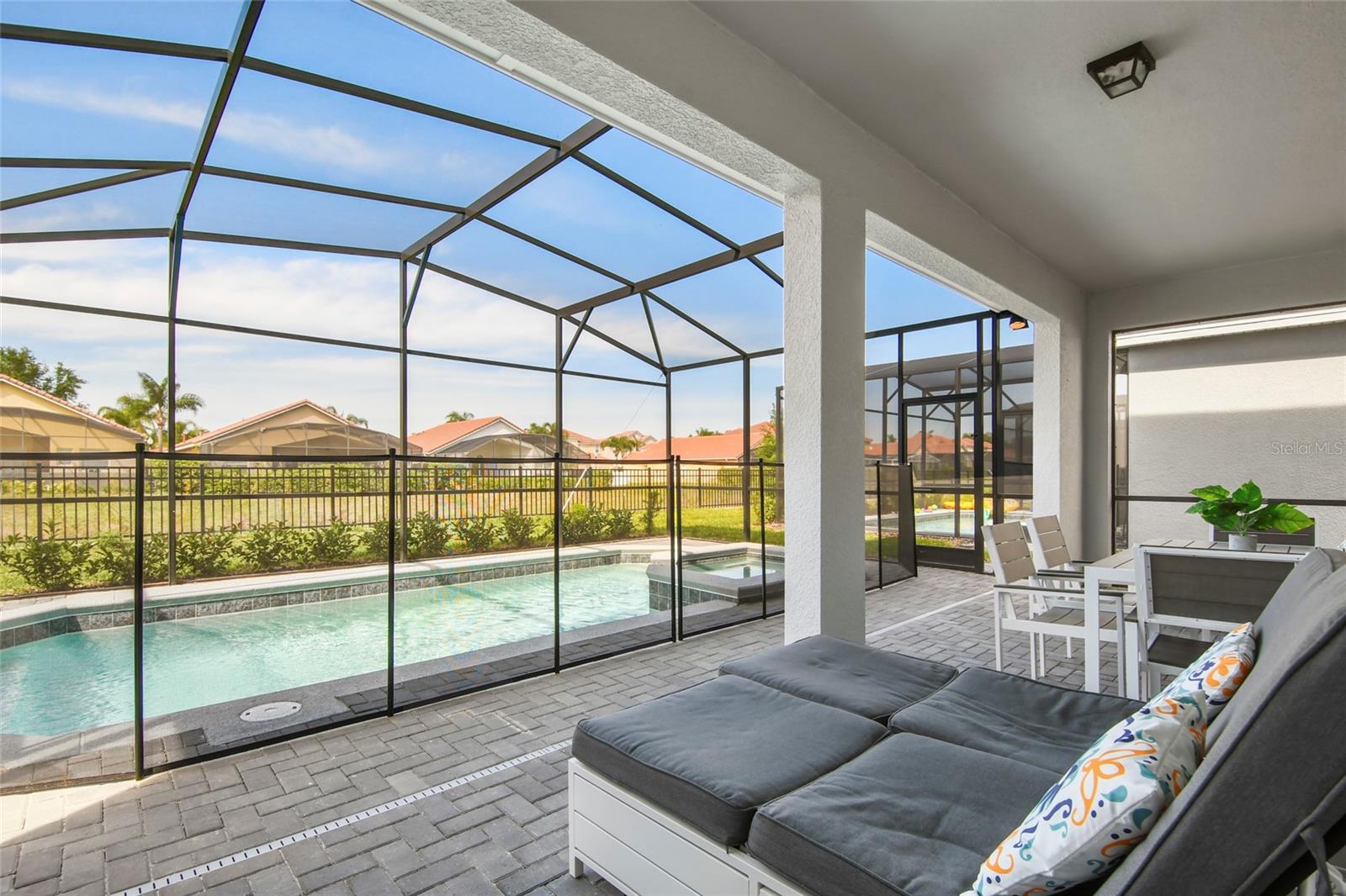 WINDSOR ISLAND RESIDENCE PH 3 - Residential