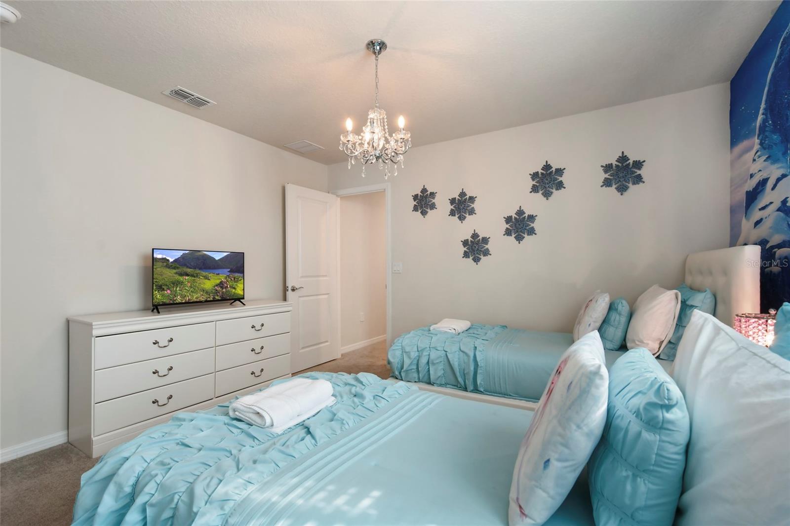 WINDSOR ISLAND RESIDENCE PH 3 - Residential