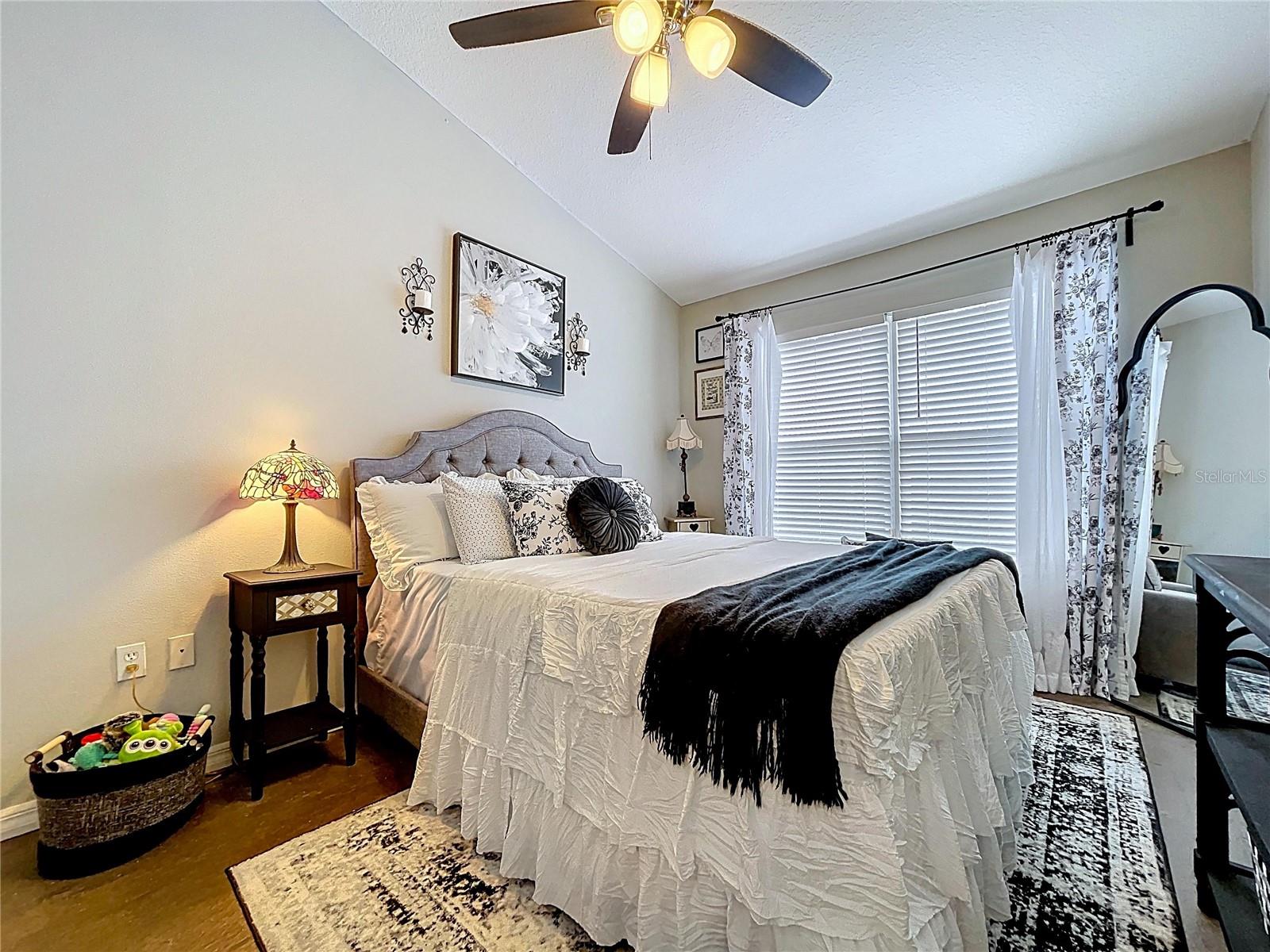 TOWNHOMES OF COUNTRY RUN PH 03 - Residential