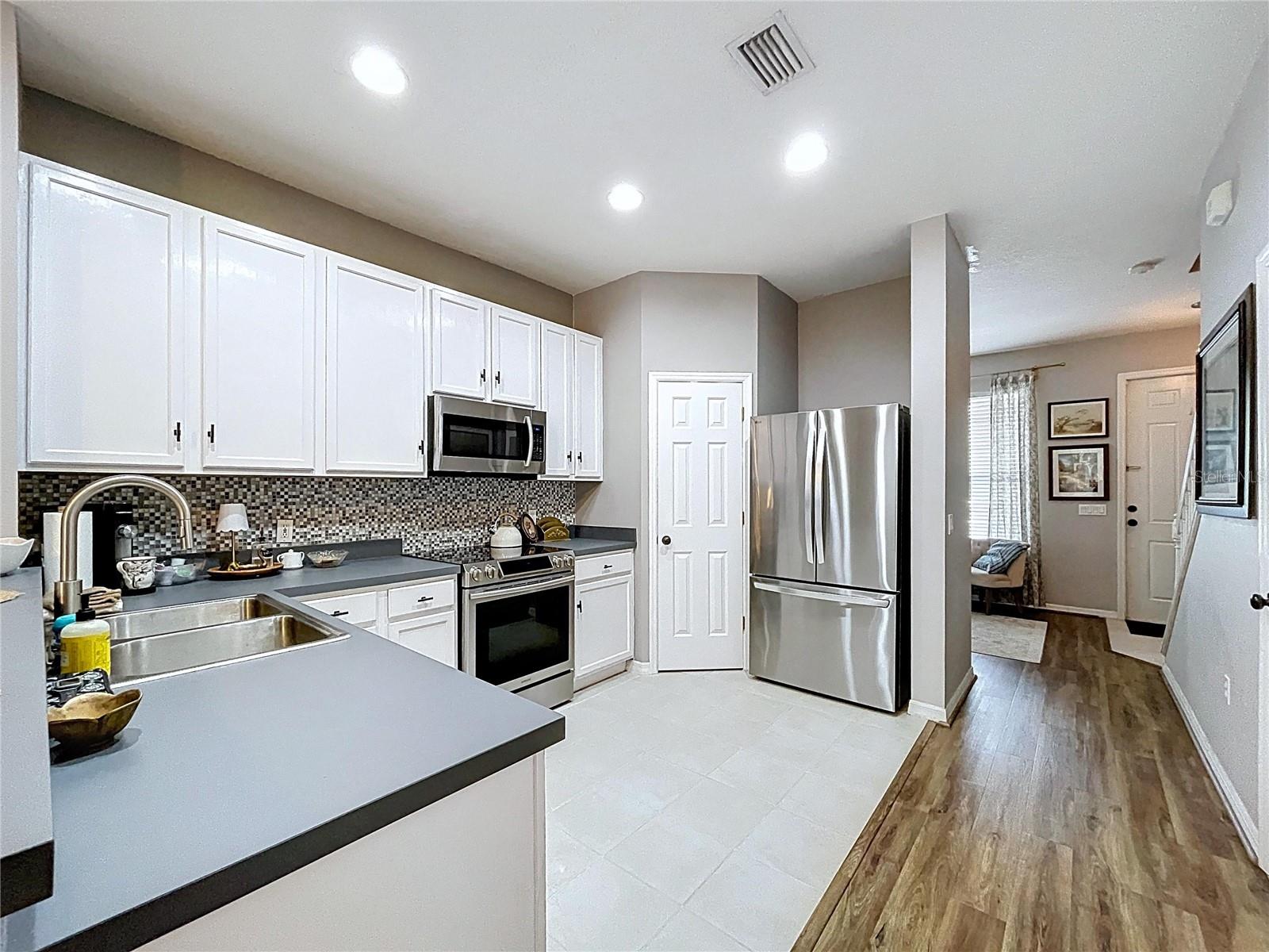 TOWNHOMES OF COUNTRY RUN PH 03 - Residential