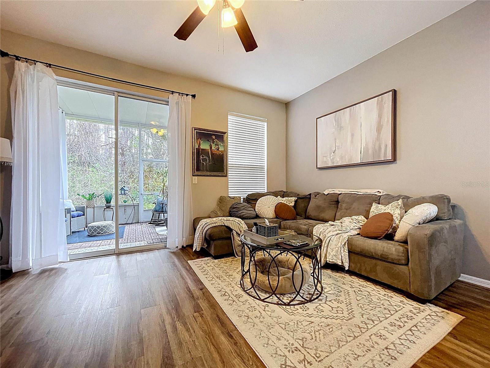 TOWNHOMES OF COUNTRY RUN PH 03 - Residential