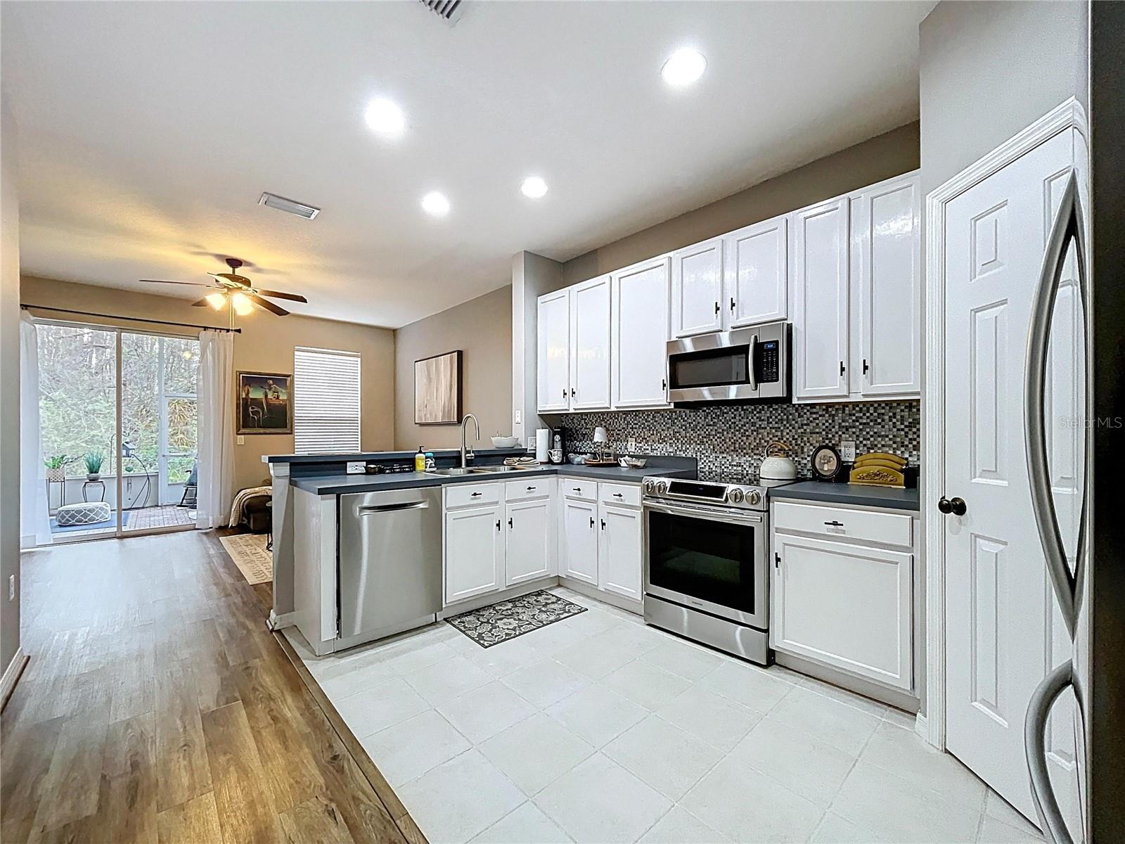 TOWNHOMES OF COUNTRY RUN PH 03 - Residential