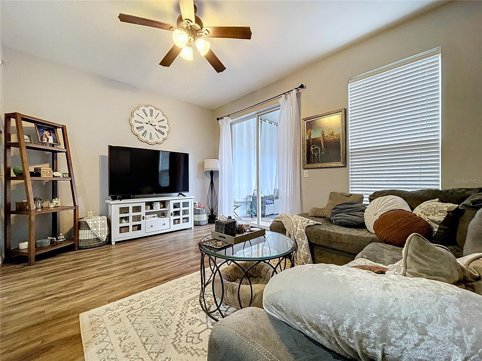 TOWNHOMES OF COUNTRY RUN PH 03 - Residential