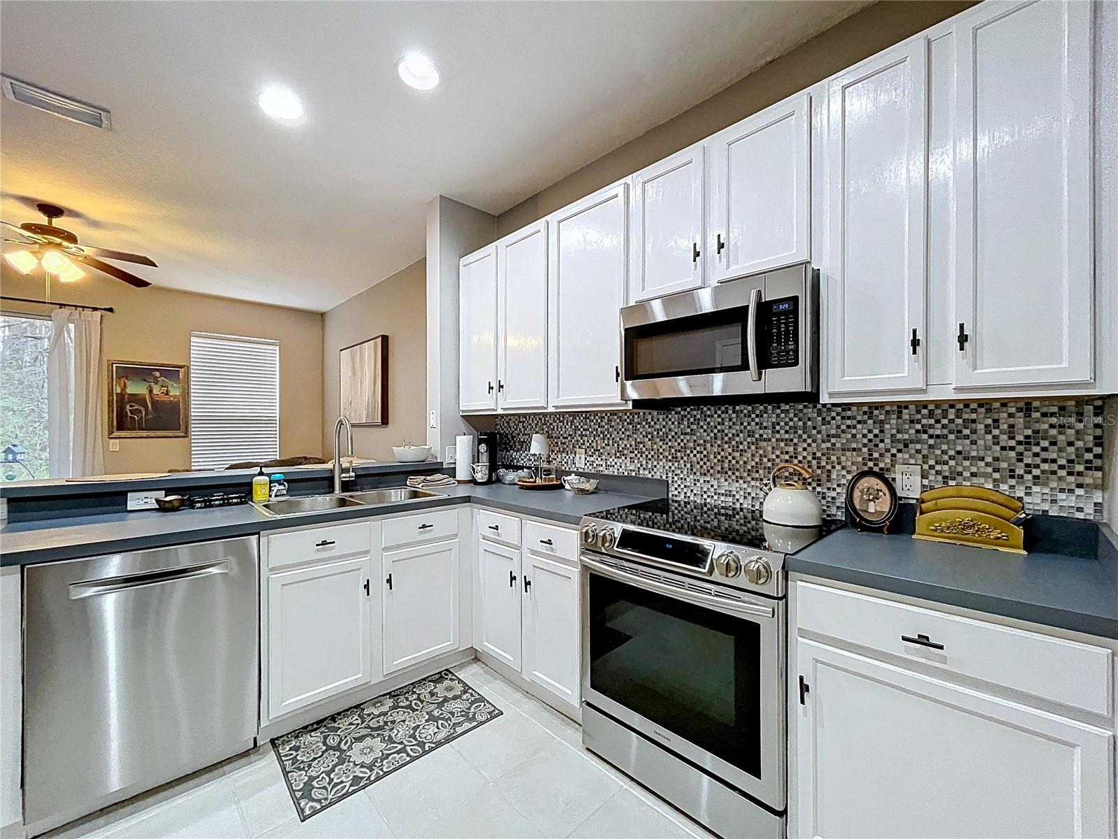 TOWNHOMES OF COUNTRY RUN PH 03 - Residential