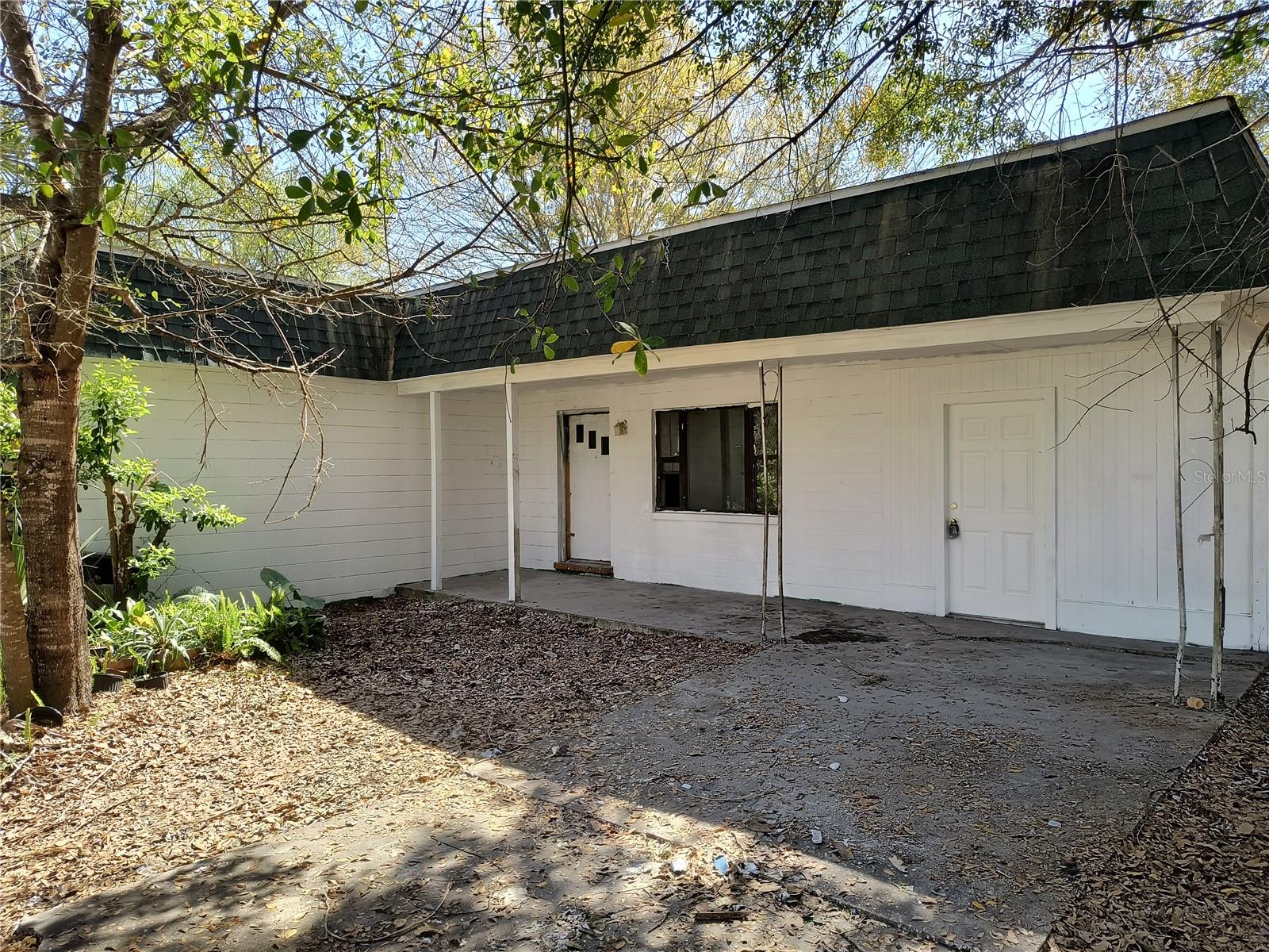 GREAT INVESTMENT OPPOTUNITY!!! Bring your highest and best offer, we already have a few buyers interested in this property. Fantastic potential with this fix-it-upper. ARV based on comparable for properties sold in the area is around range price $212,000 - $228,000. Investors! special to purchase rehab and rent for passive income, or bring your DIY skills to make the property sign as your new home. Run your numbers under the comparable and you will see the immense potential in profit and return that this property can bring you. The neighborhood is quiet and this makes it perfect for renting or living there. There are 6 strong comparable that can give you an idea the great potential that this property has. If you need more information about the property, contact me!
