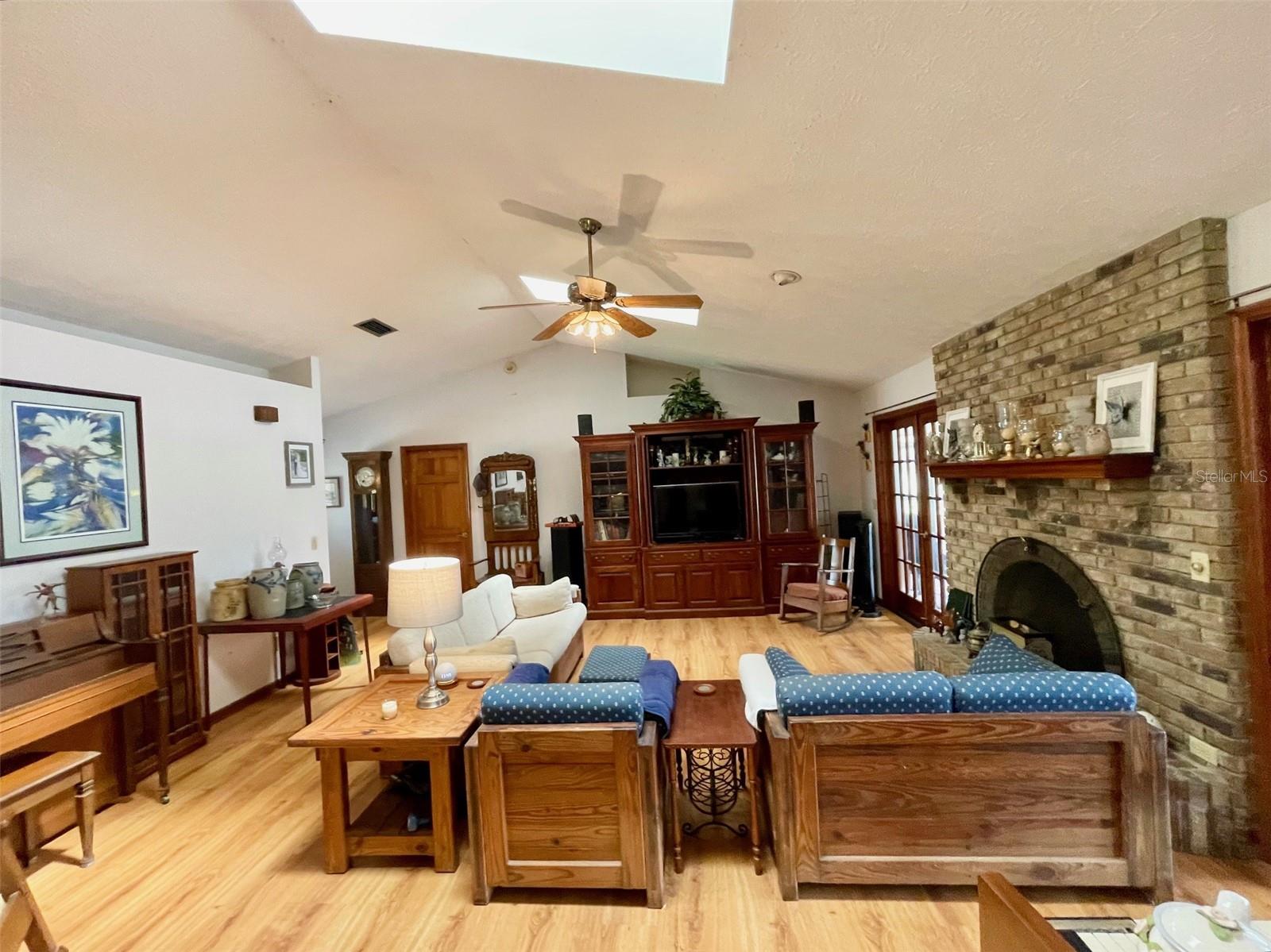 SEMINOLE WOODS 5 AC DEV - Residential