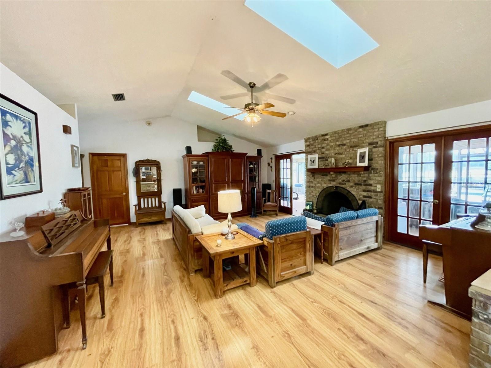 SEMINOLE WOODS 5 AC DEV - Residential