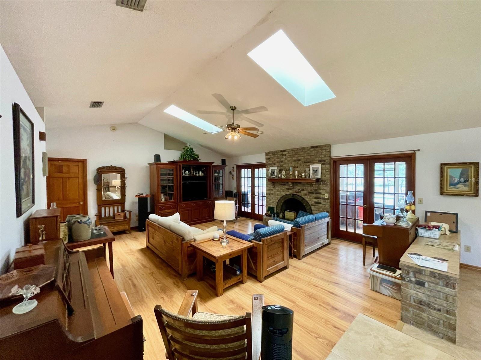 SEMINOLE WOODS 5 AC DEV - Residential