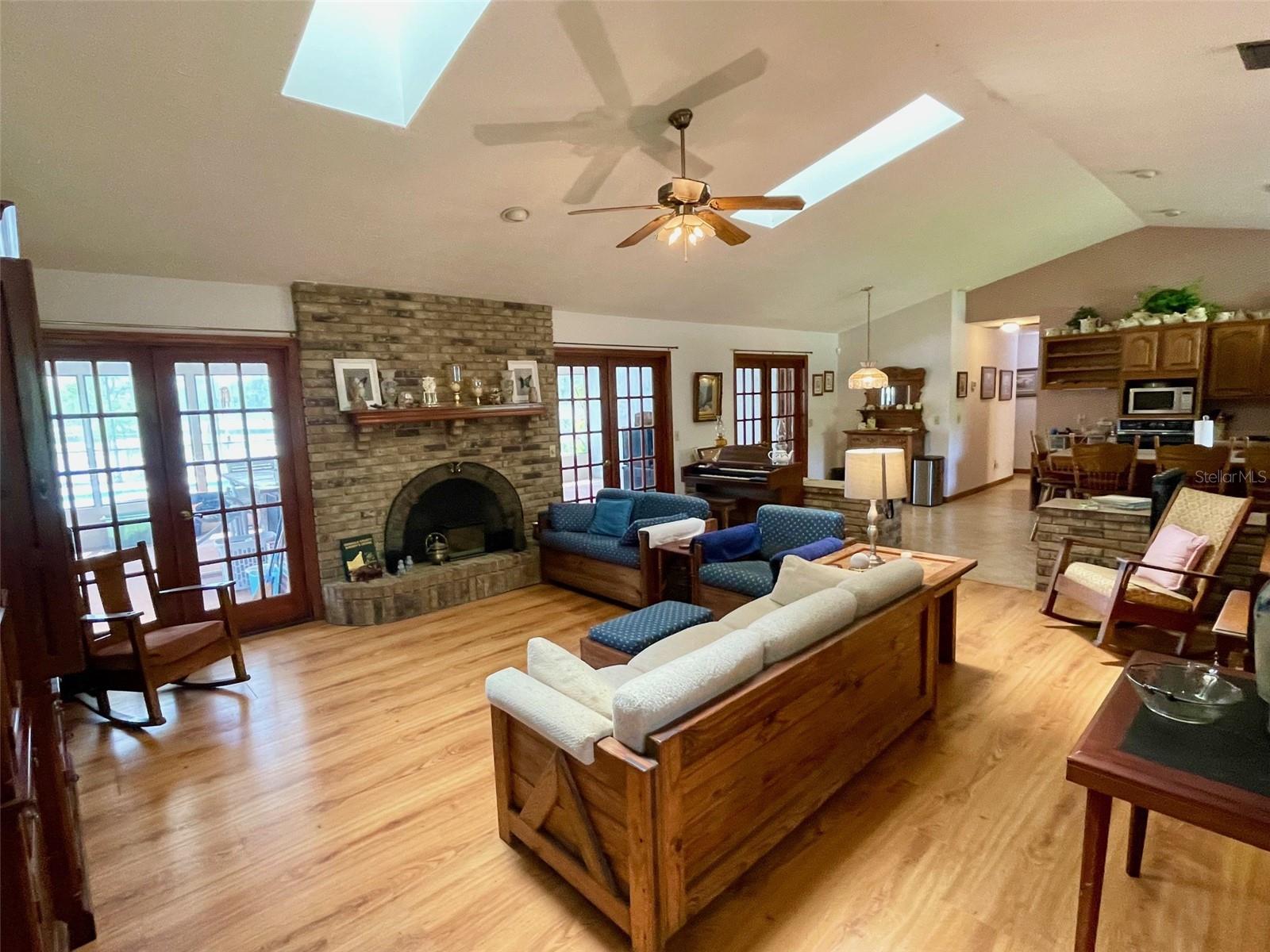 SEMINOLE WOODS 5 AC DEV - Residential