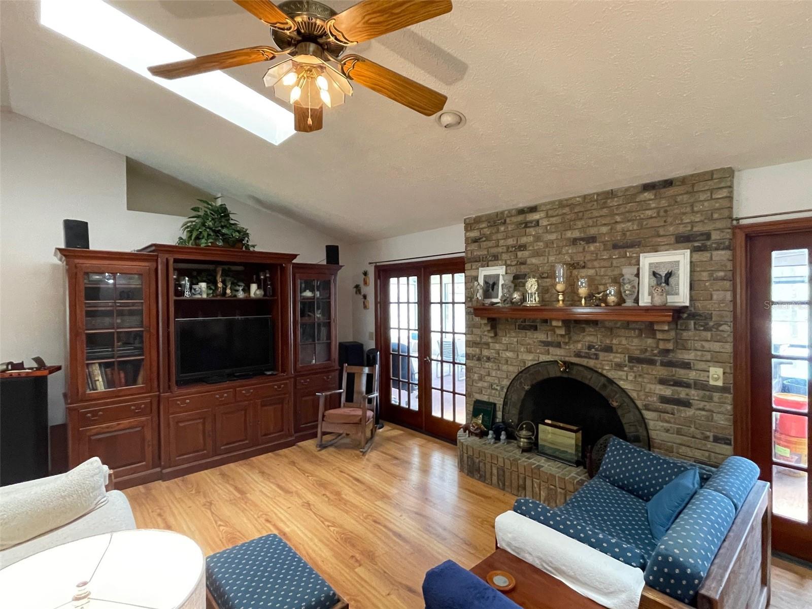 SEMINOLE WOODS 5 AC DEV - Residential