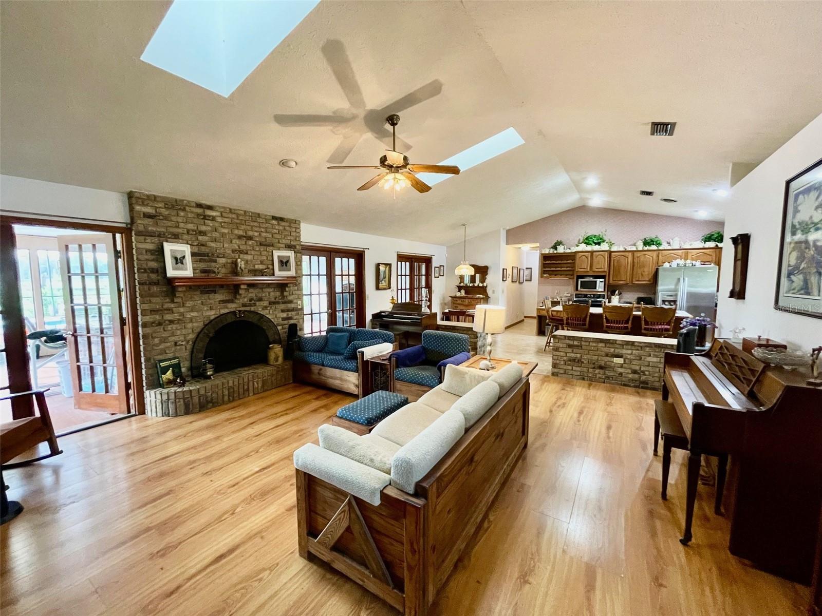 SEMINOLE WOODS 5 AC DEV - Residential