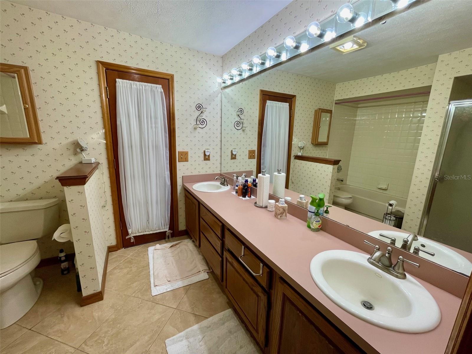 SEMINOLE WOODS 5 AC DEV - Residential