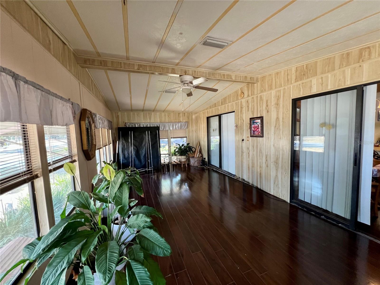 27 ROBIN ROAD