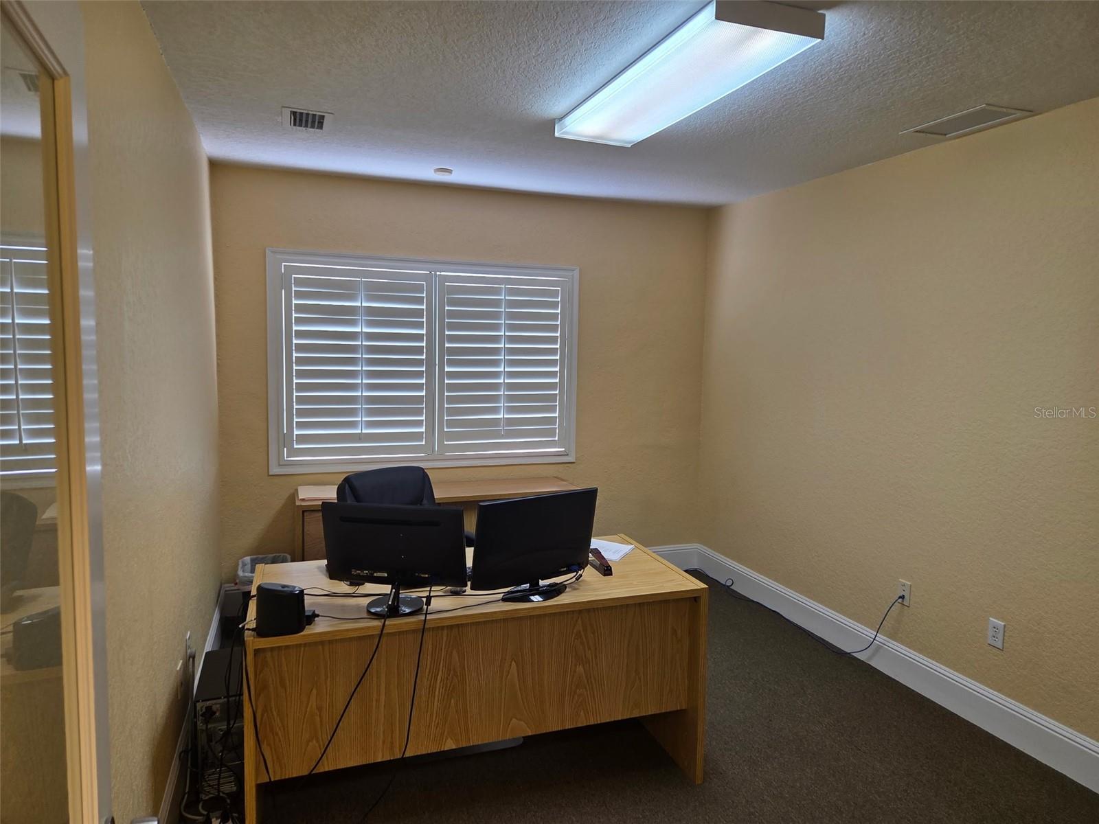 GREEN ACRES - Commercial Lease