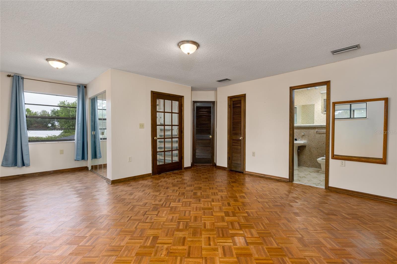 NELA ISLE - Residential