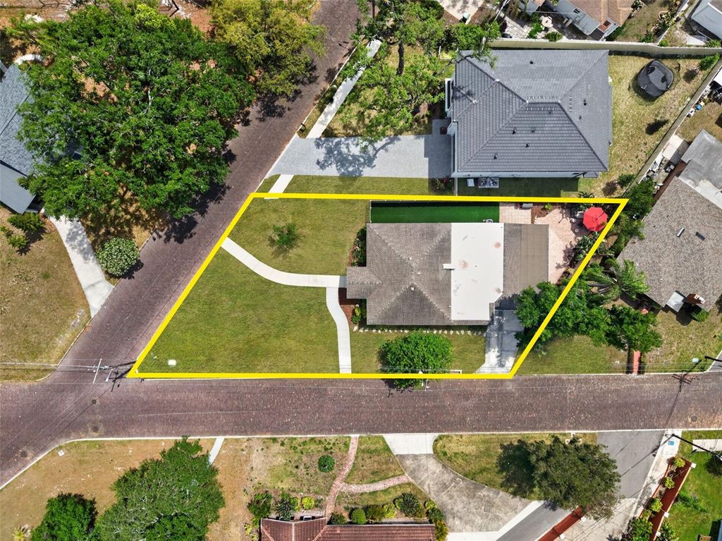 Photo of 3318 N Ridge Avenue, Tampa, FL 33603 (MLS # TB8497467)