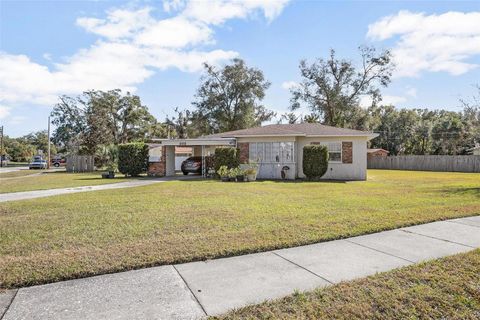 A home in DELAND