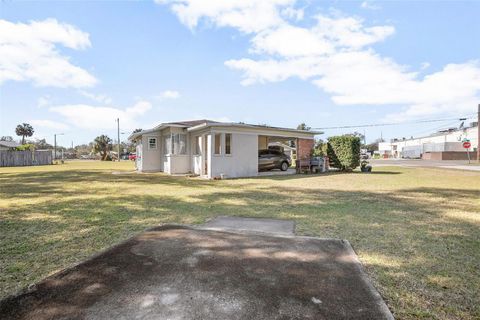 A home in DELAND