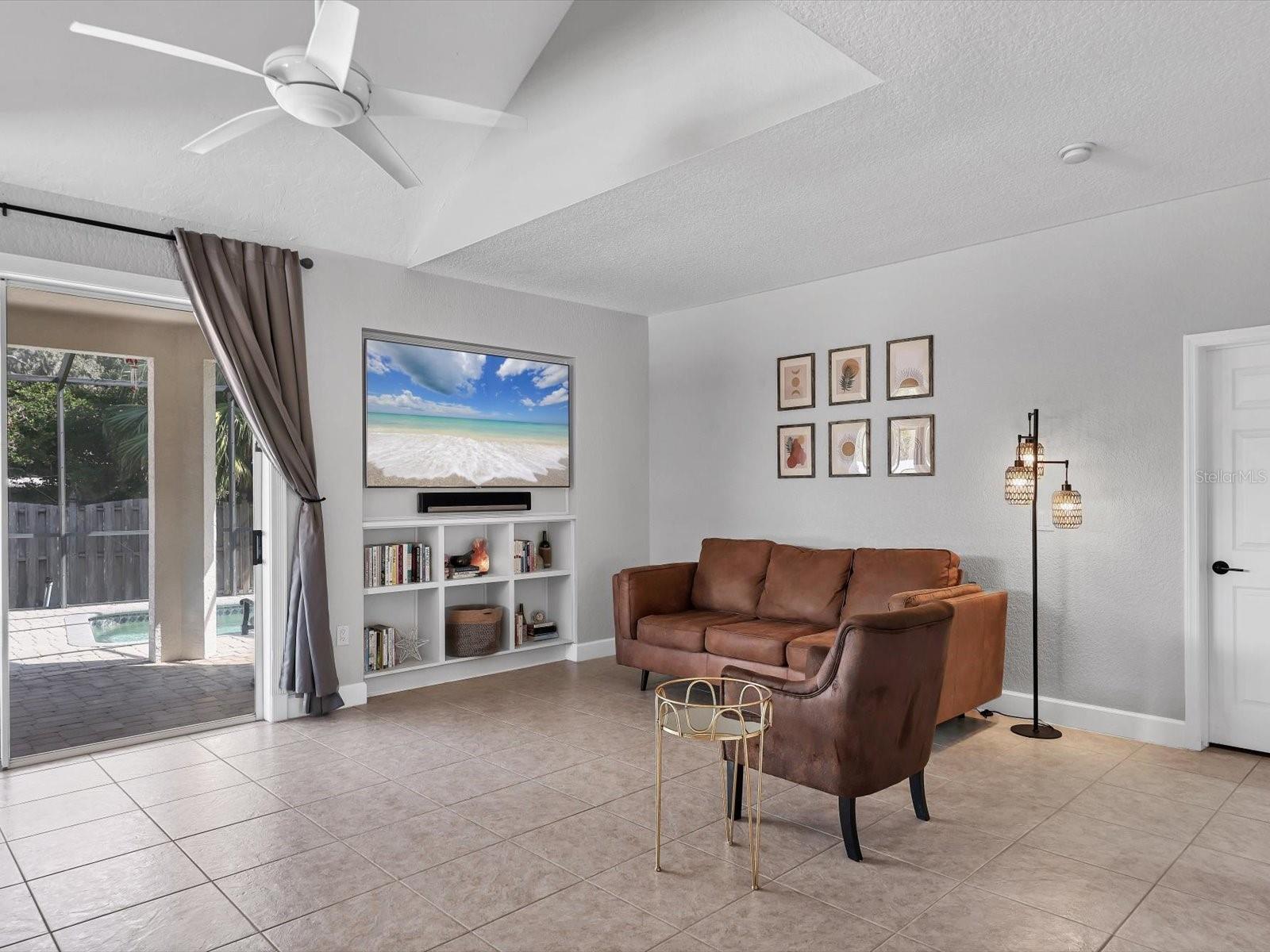 SHADOW OAKS ESTATES - Residential