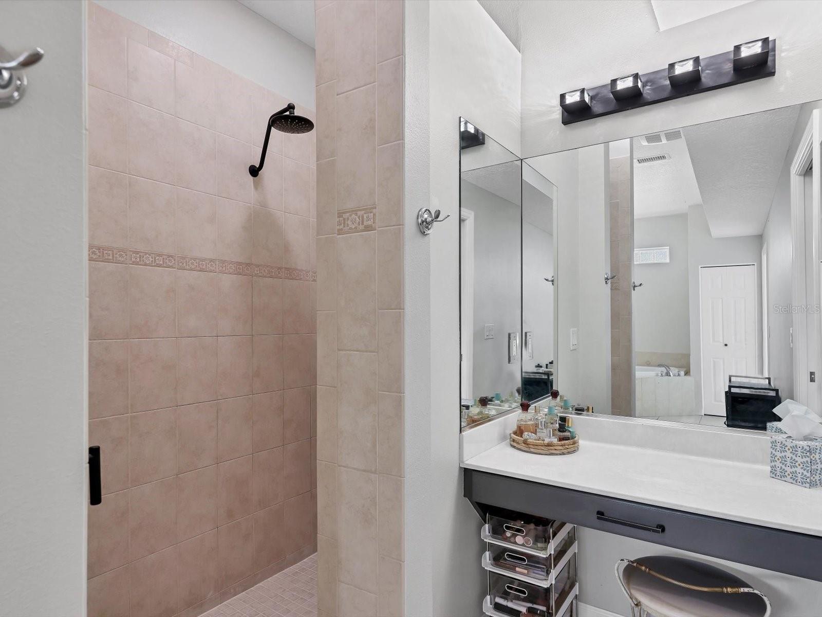 SHADOW OAKS ESTATES - Residential