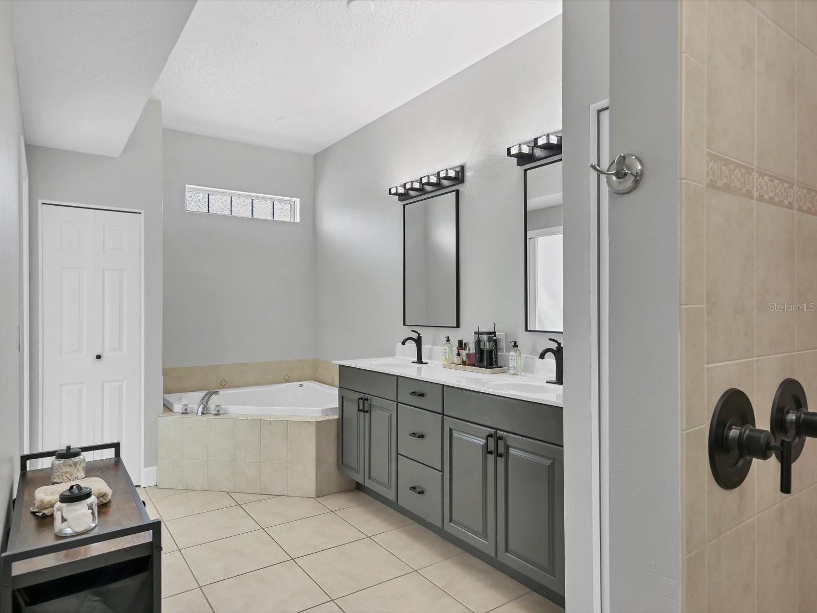 SHADOW OAKS ESTATES - Residential