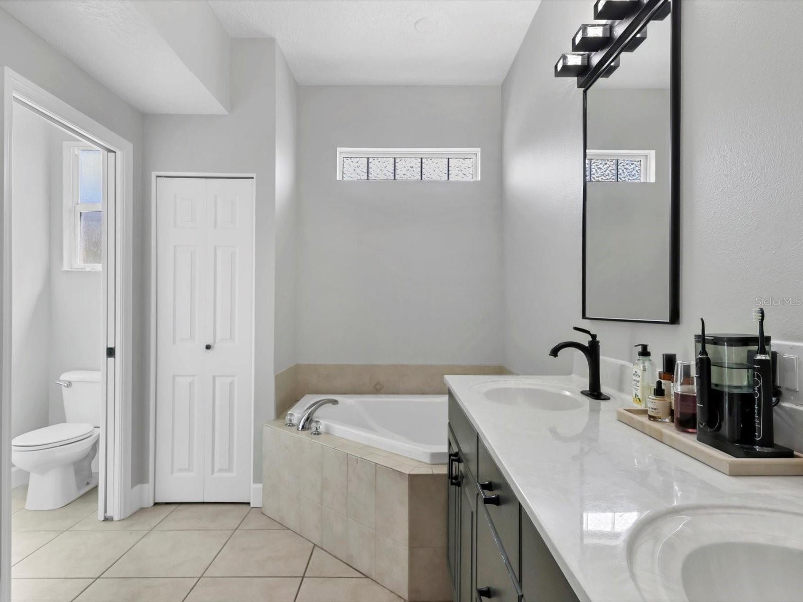 SHADOW OAKS ESTATES - Residential