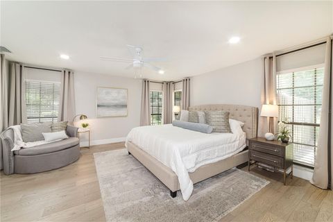 Tiny photo for 2418 SE 15th Street, Ocala, FL 34471 (MLS # OM704763)