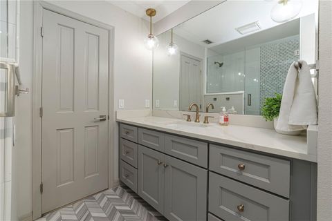 Tiny photo for 2418 SE 15th Street, Ocala, FL 34471 (MLS # OM704763)