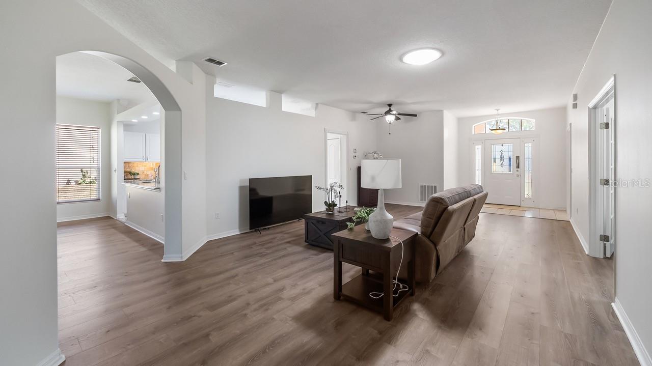 CLERMONT HUNTINGTON AT KINGS RIDGE - Residential