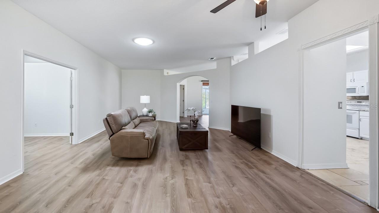 CLERMONT HUNTINGTON AT KINGS RIDGE - Residential