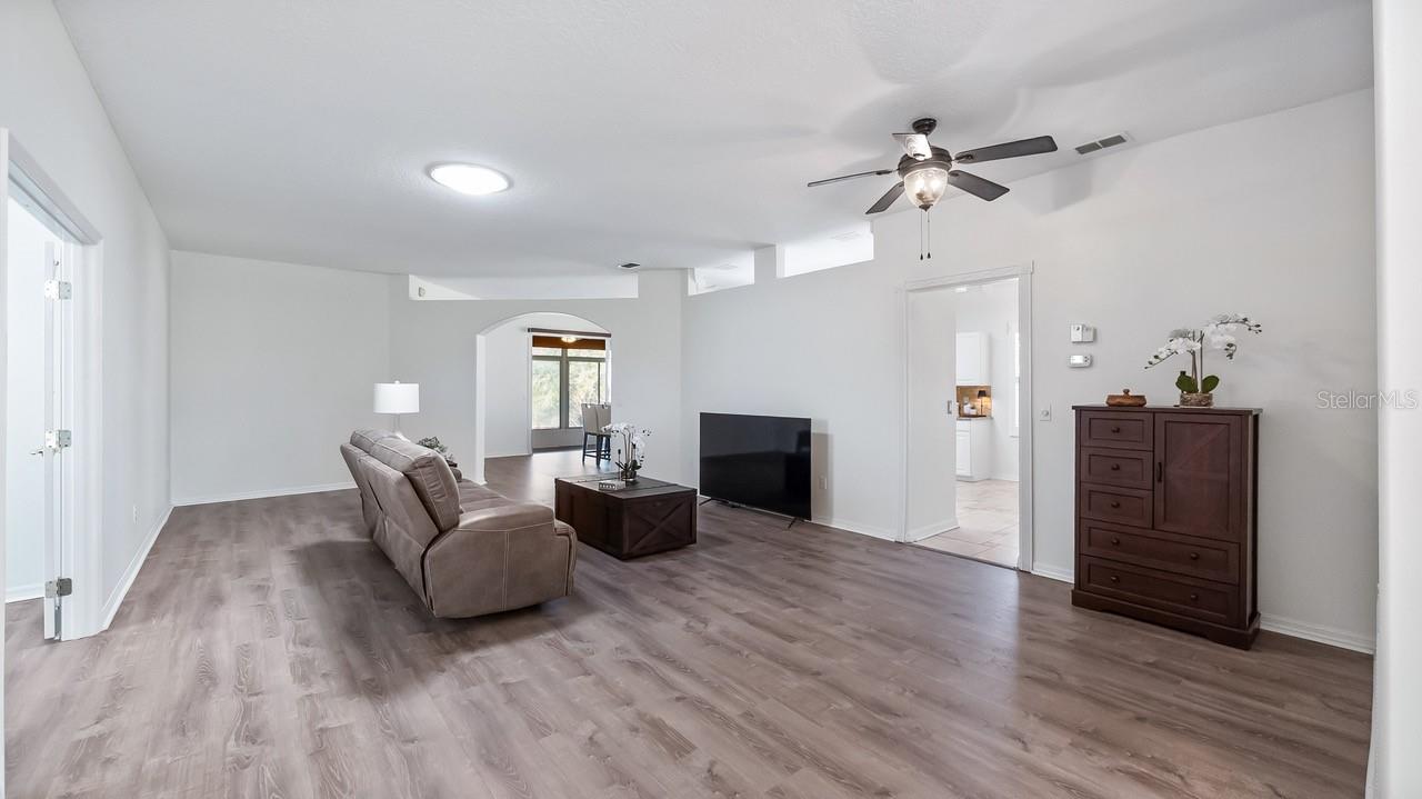 CLERMONT HUNTINGTON AT KINGS RIDGE - Residential