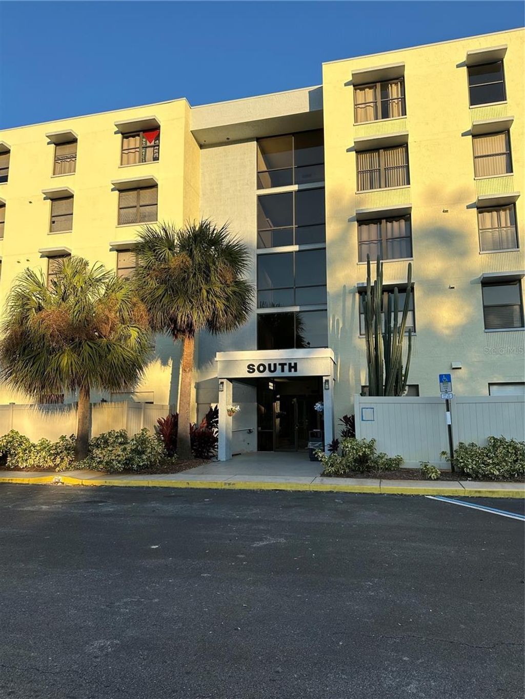 Photo of 701 S Madison Avenue #410, Clearwater, FL 33756 (MLS # TB8394476)