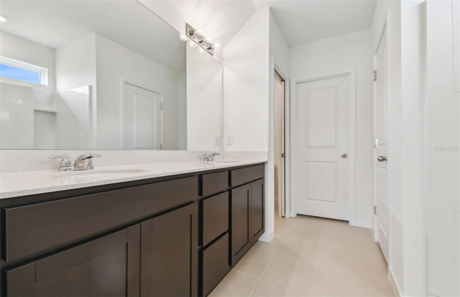 OAKFIELD LAKES - Residential