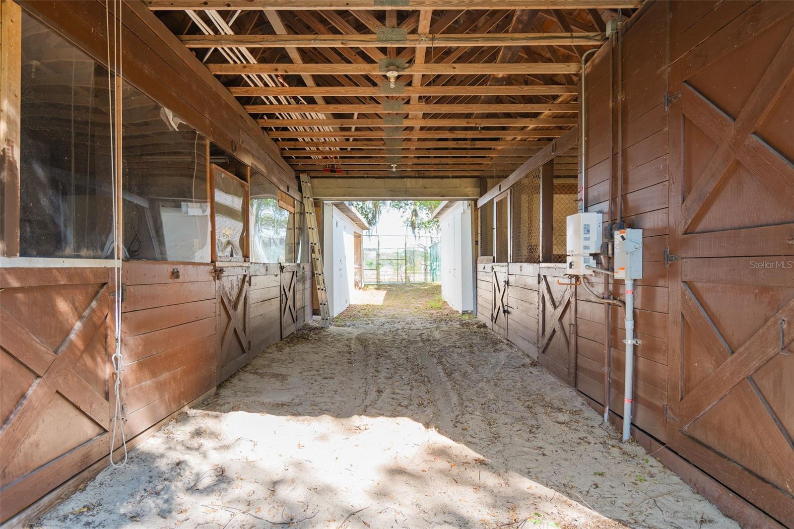 MEADOWLANDS 5 ACRE DEV - Residential