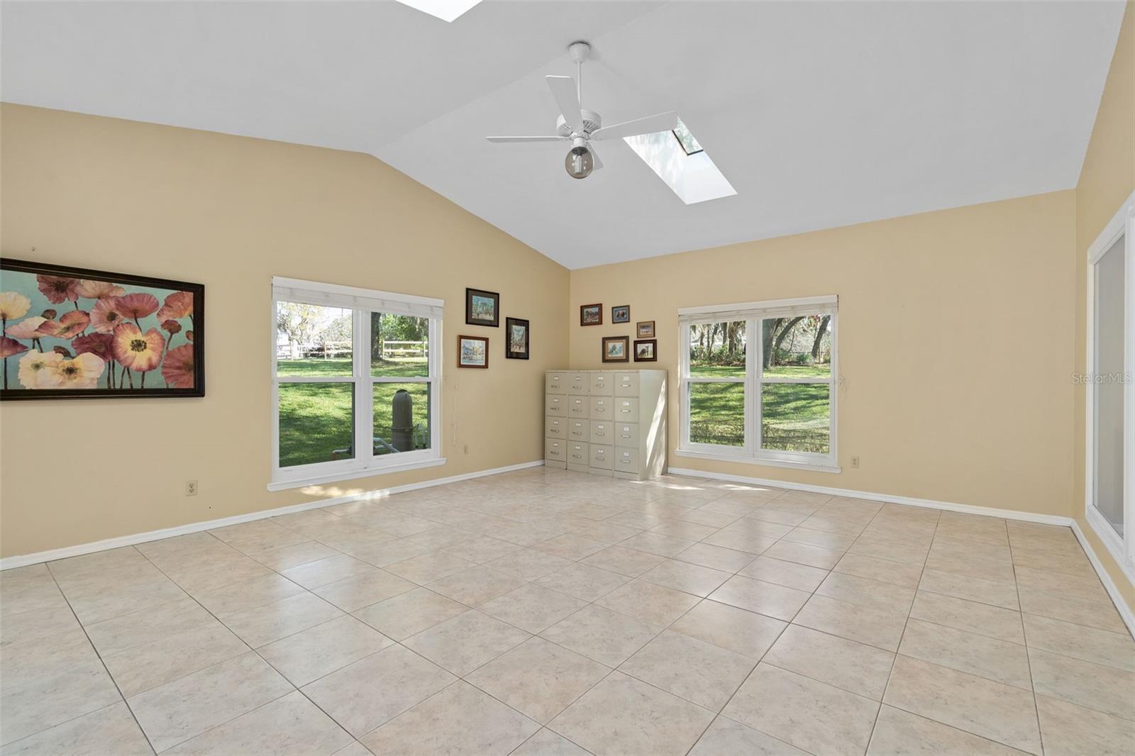 MEADOWLANDS 5 ACRE DEV - Residential