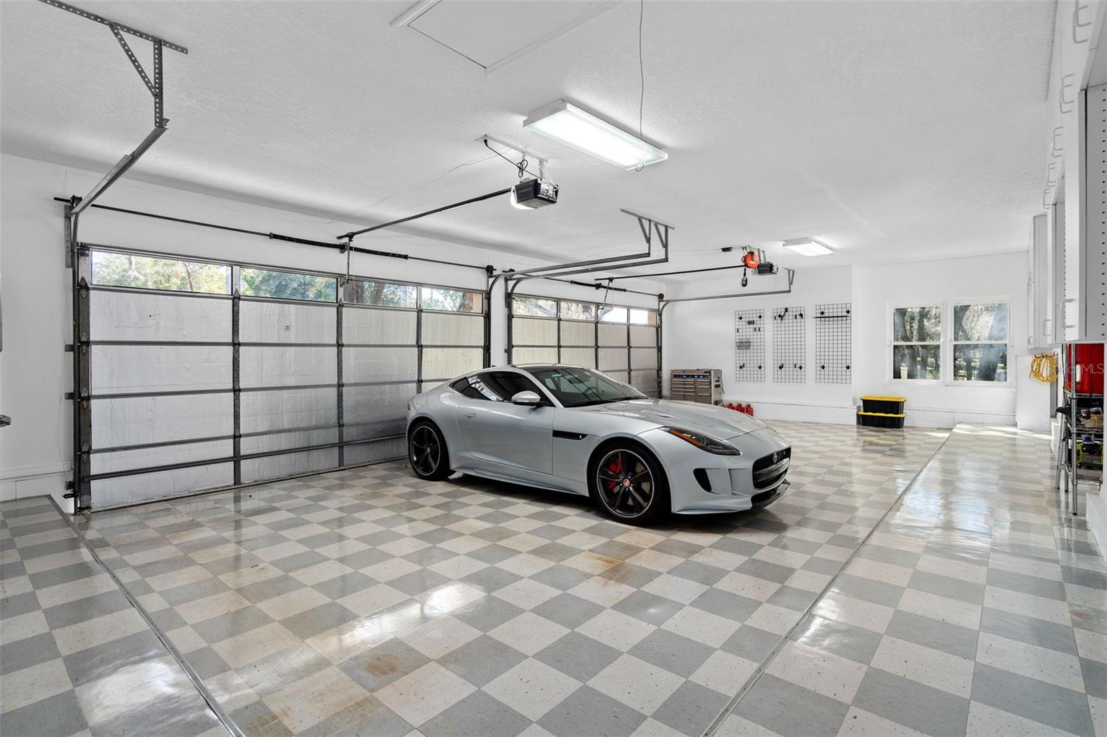 MEADOWLANDS 5 ACRE DEV - Residential