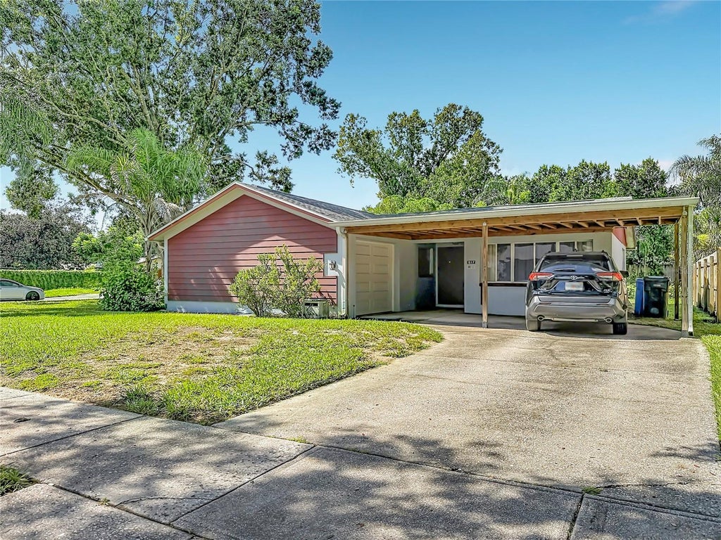 Photo of 617 Highview Circle S, Brandon, FL 33510 (MLS # N6145742)