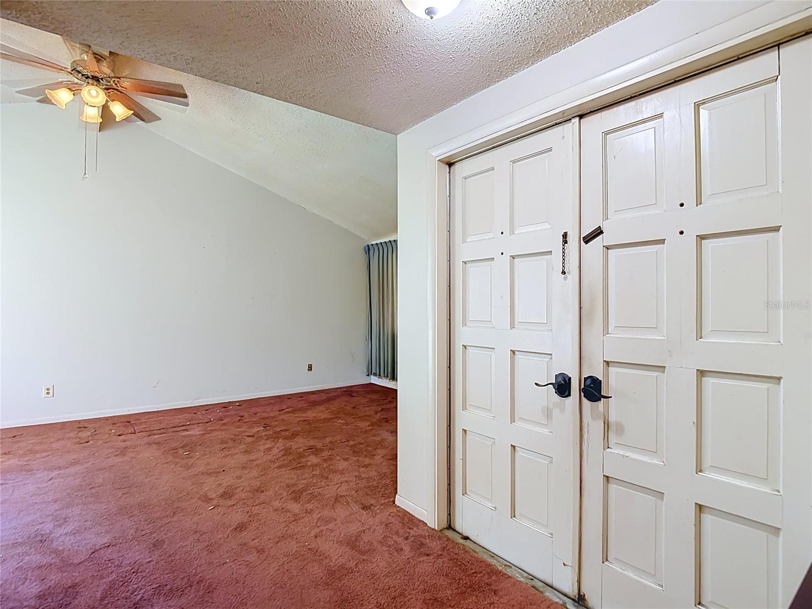 617 HIGHVIEW CIRCLE S