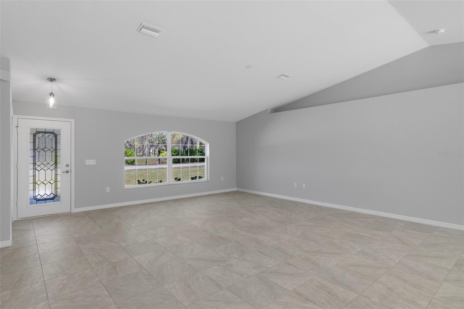 ROYAL HIGHLANDS - Residential