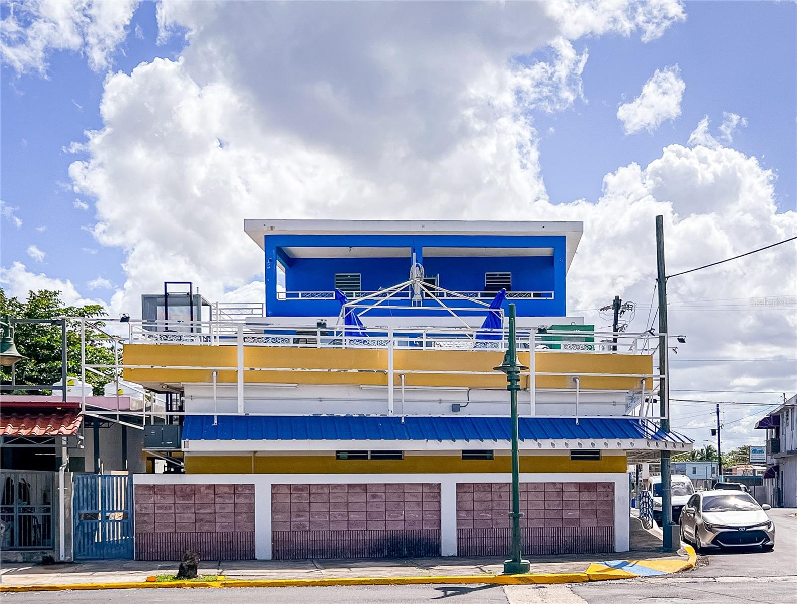 42-A LAS NERIEDAS AVENUE 42