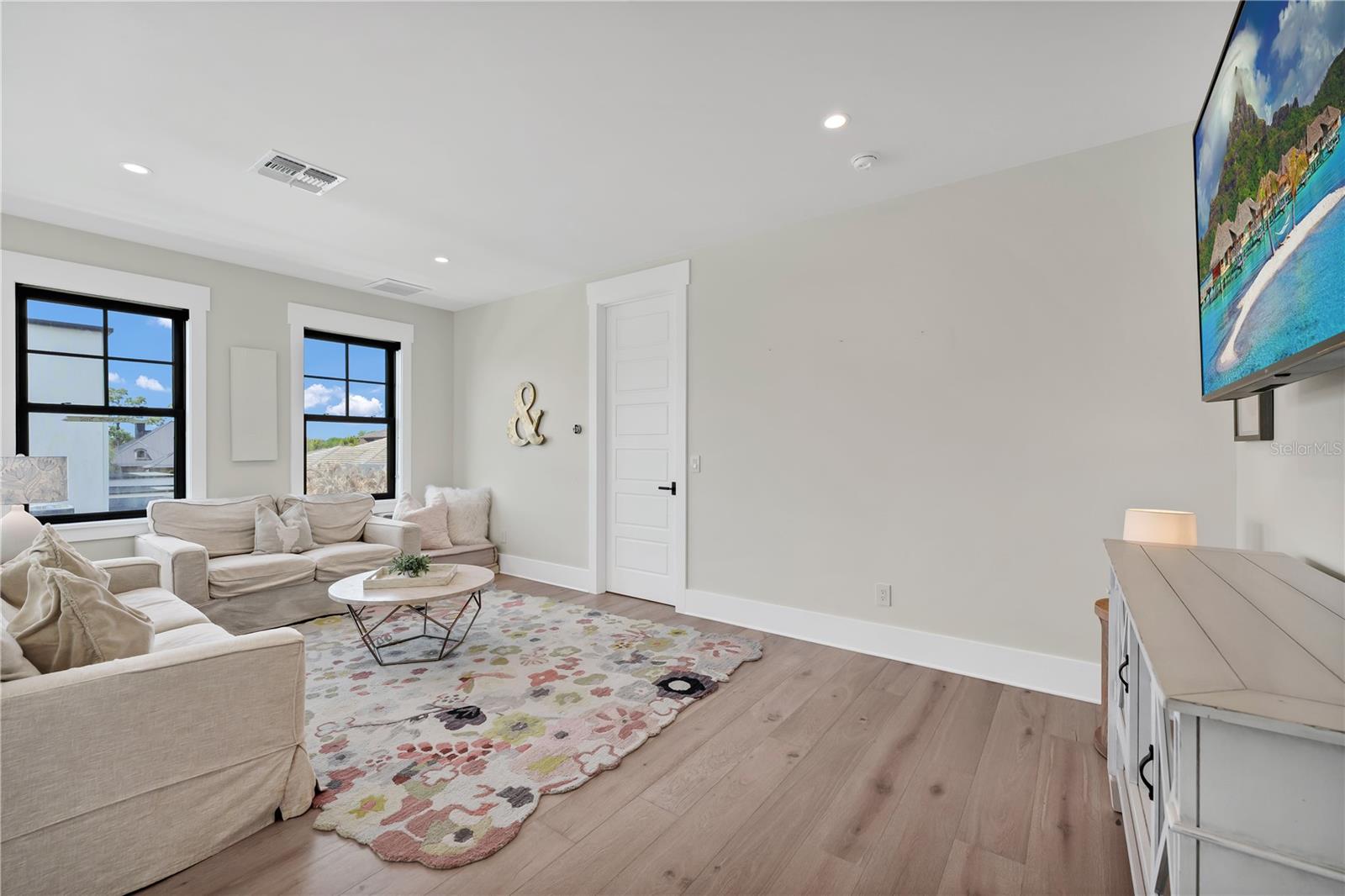SAWYER SOUND - Residential