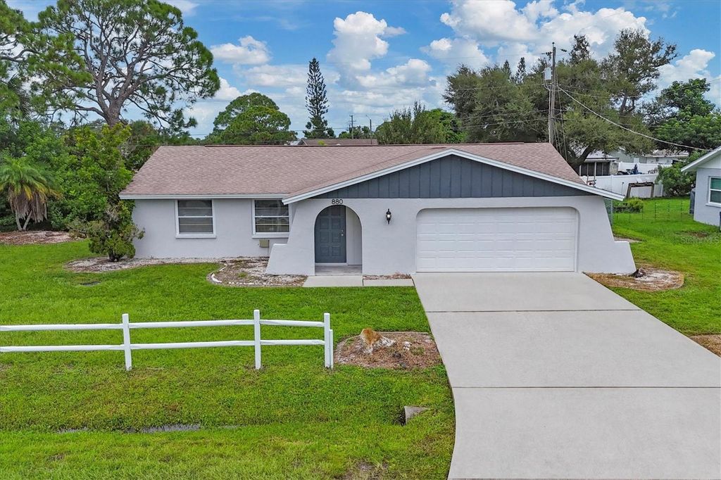 Photo of 880 Queen Road, Venice, FL 34293 (MLS # N6139657)