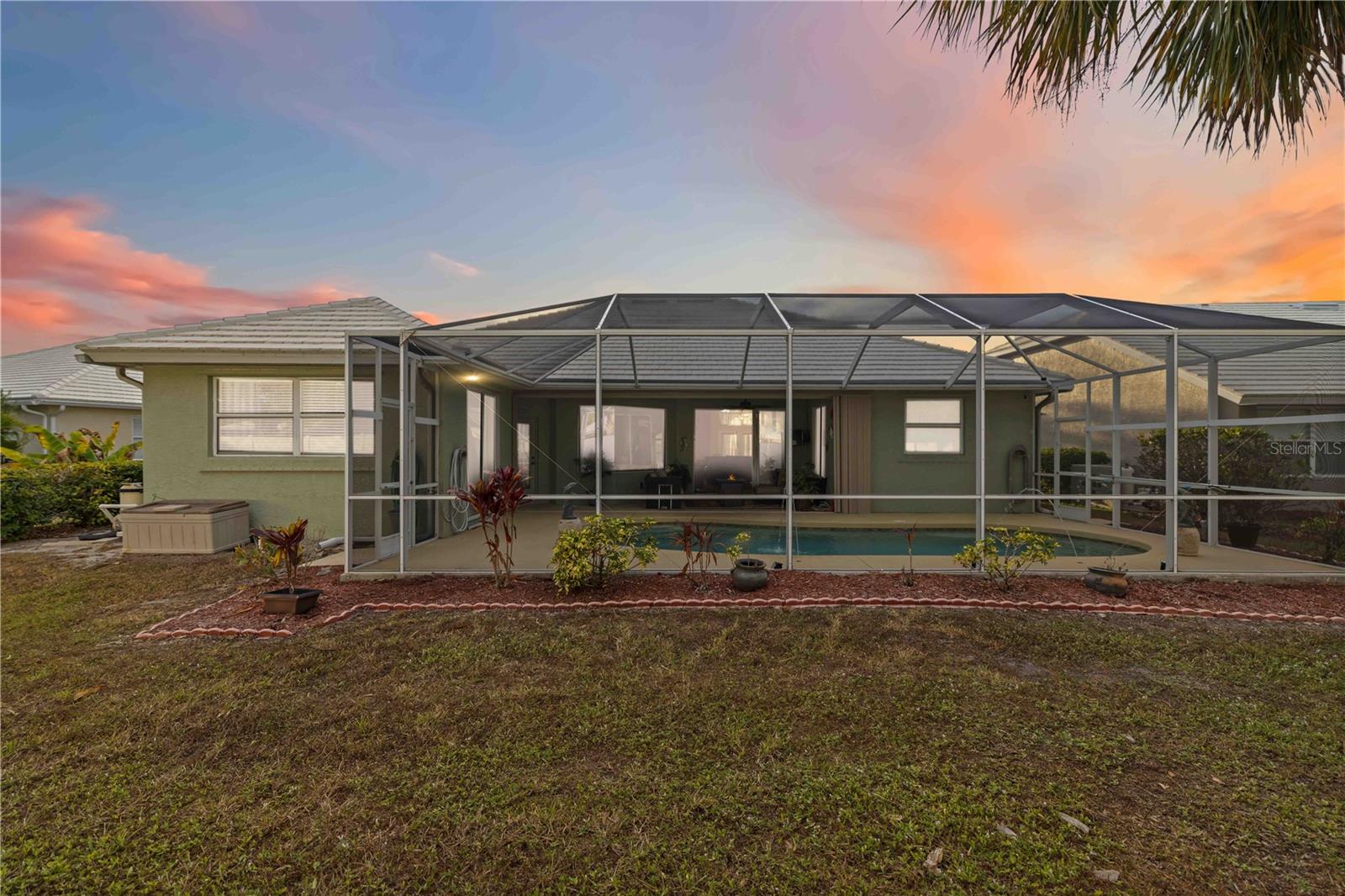 COURTYARDS AT PLANTATION - Residential