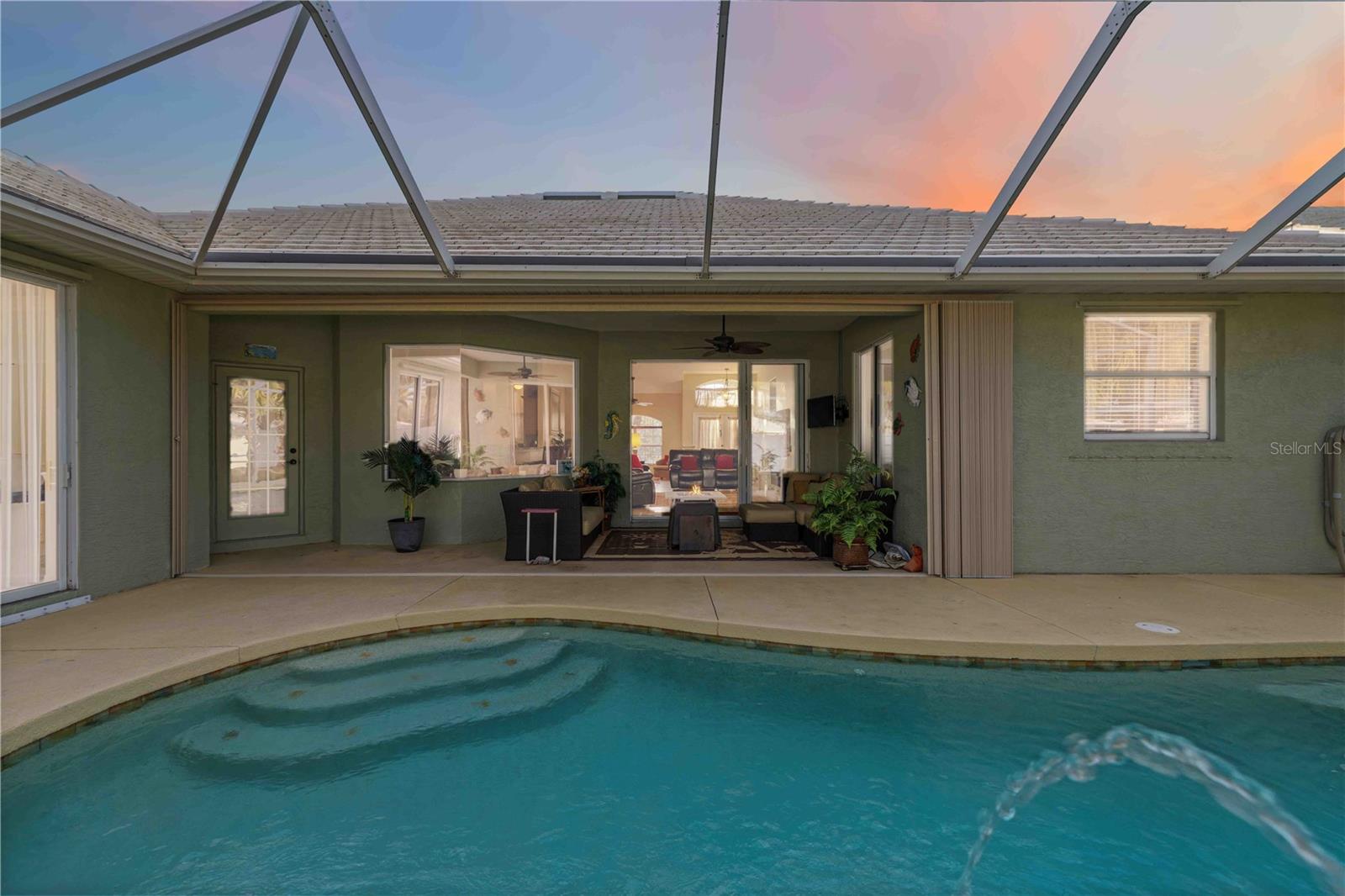 COURTYARDS AT PLANTATION - Residential