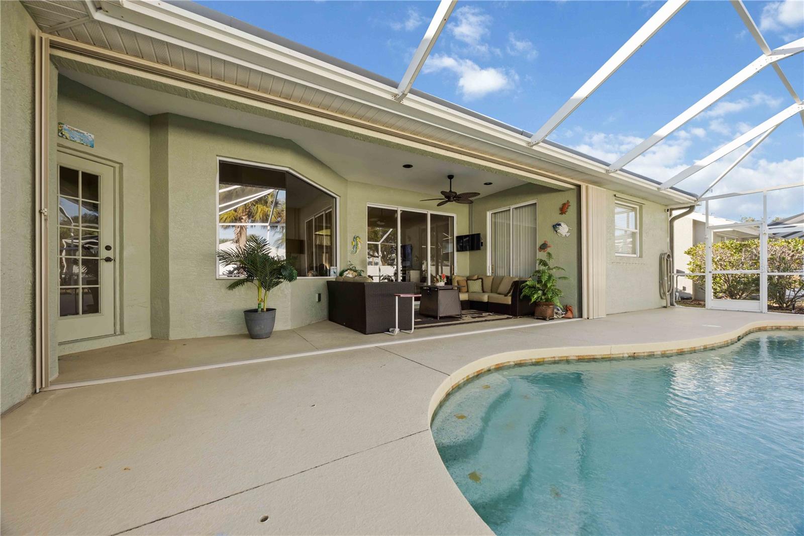 COURTYARDS AT PLANTATION - Residential