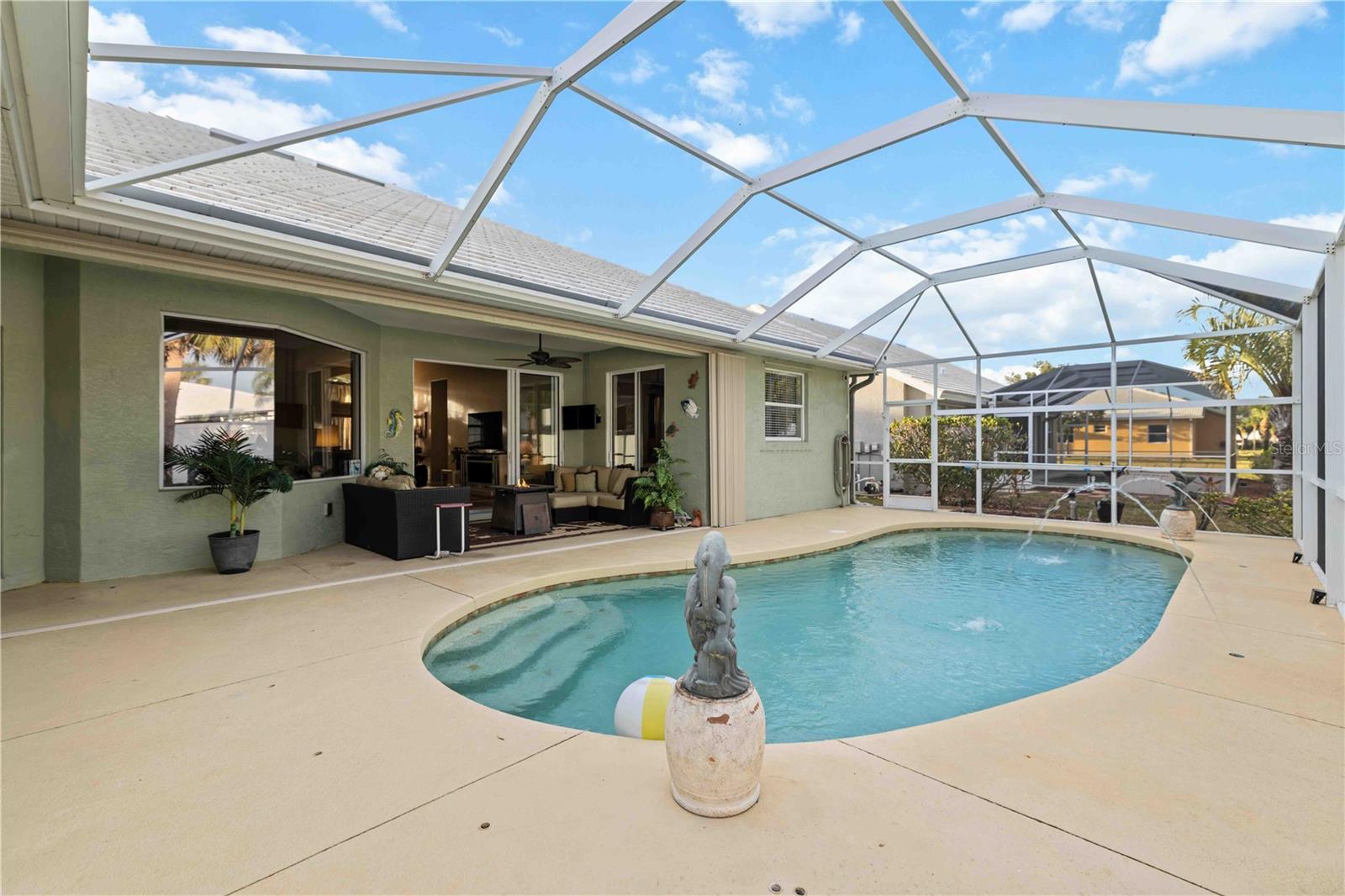 COURTYARDS AT PLANTATION - Residential