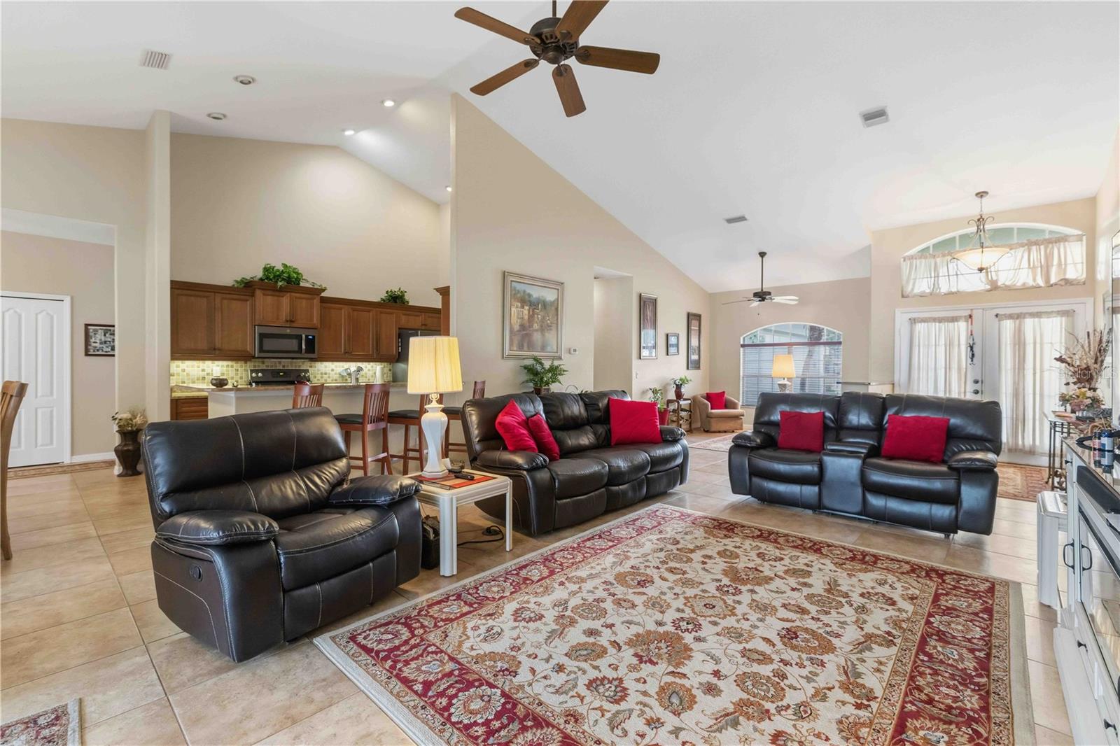 COURTYARDS AT PLANTATION - Residential